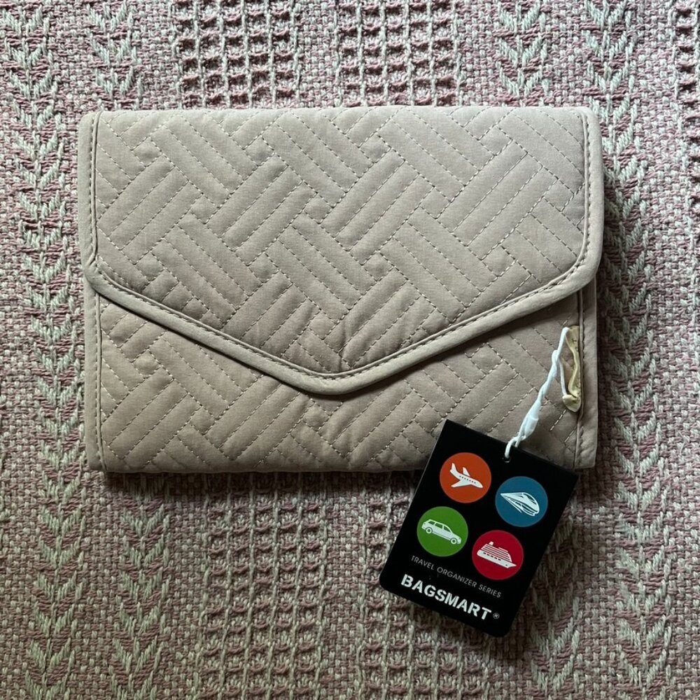 BagSmart beige-pink quilted travel jewelry organizer